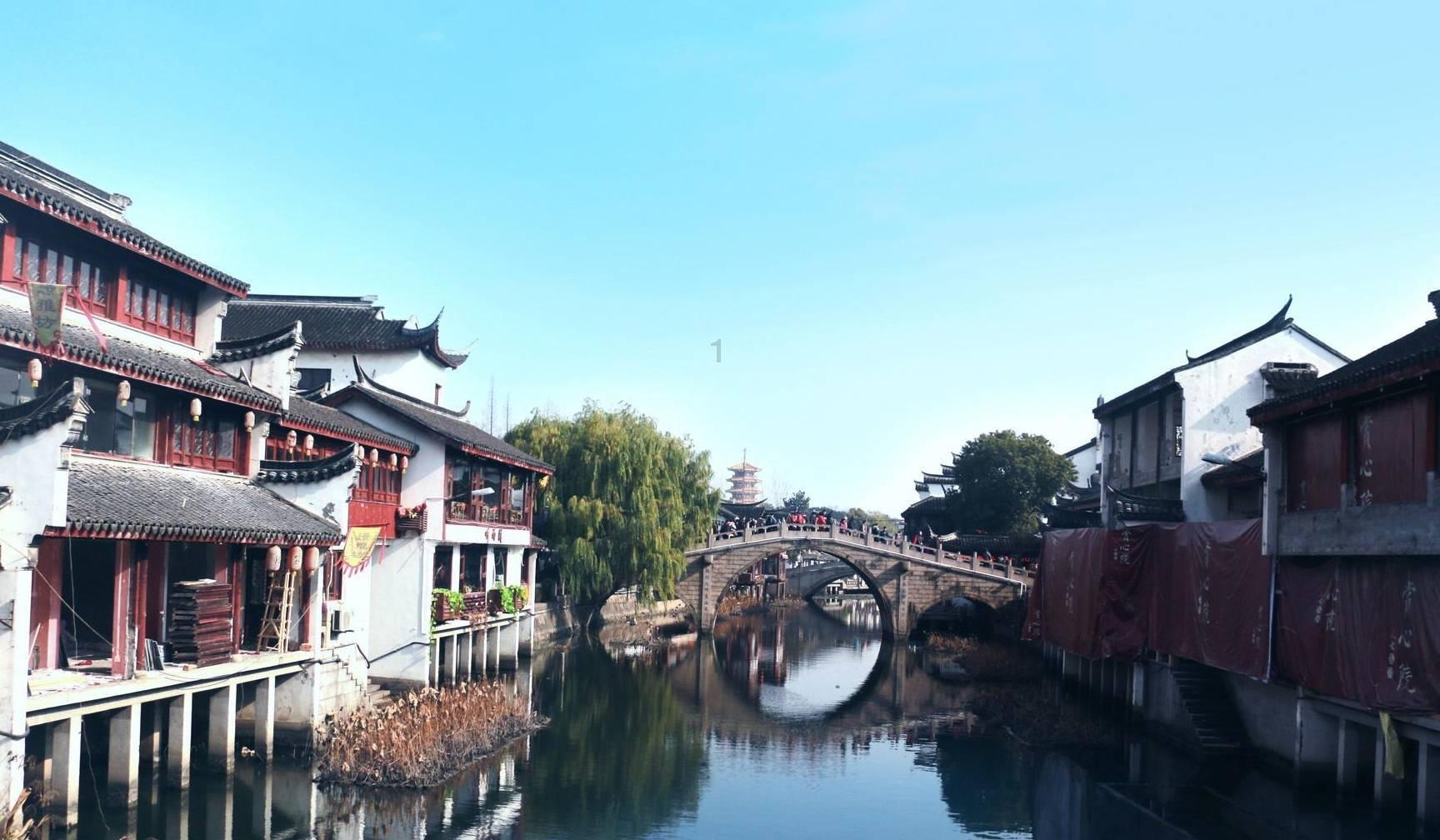电动车司机闯红灯被跑车撞飞，被定电动车驾驶员负全责，你觉得是否合理？游戏画面